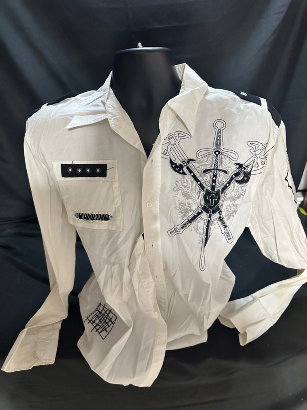White Graphic Button-Up Shirt with Black Sword Design-victorious size L-#565